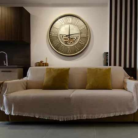 شقة Elegant 12Th Floor Studio With Balcony & City Views In St Julians *