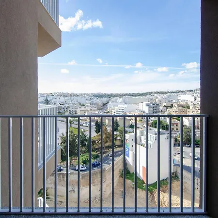 Elegant 12Th Floor Studio With Balcony & City Views In St Julians شقة